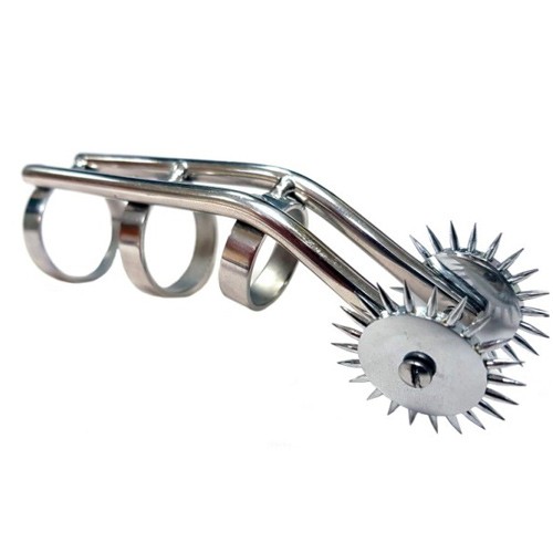 Rouge Claw Stainless Steel Pinwheel Scratcher